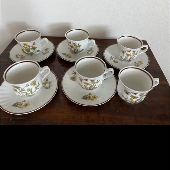 Vintage Kronester Bavaria 1970's Floral Tea Cups and Saucers Set - Picture 5 of 10
